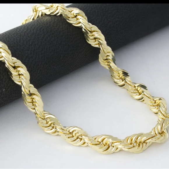 Stunning New 14k Yellow 22” Gold Rope Chain Italy 1.5 grams - Picture 7 of 9